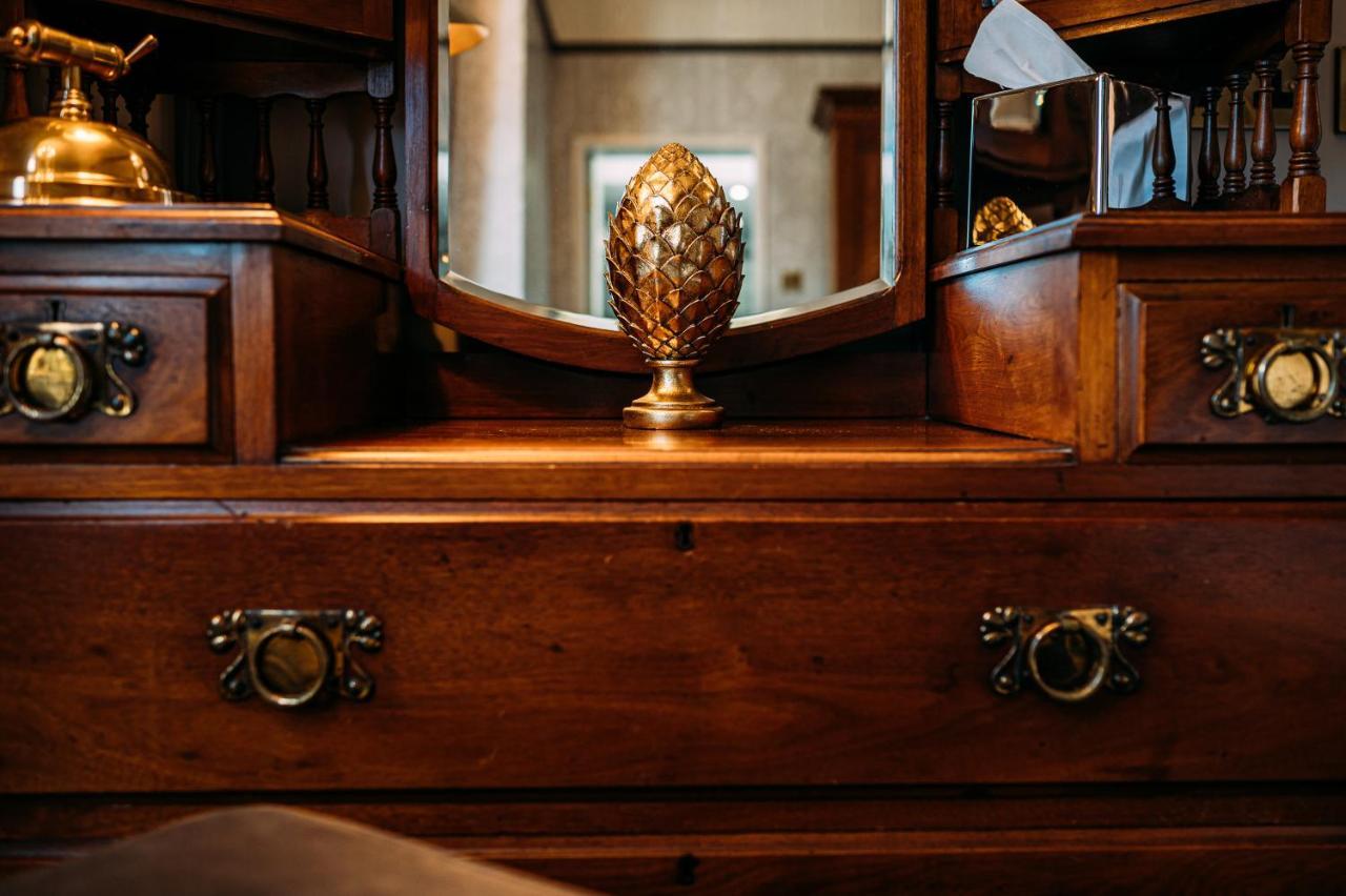 The Queens Hotel Литам-Сент-Эннс Экстерьер фото