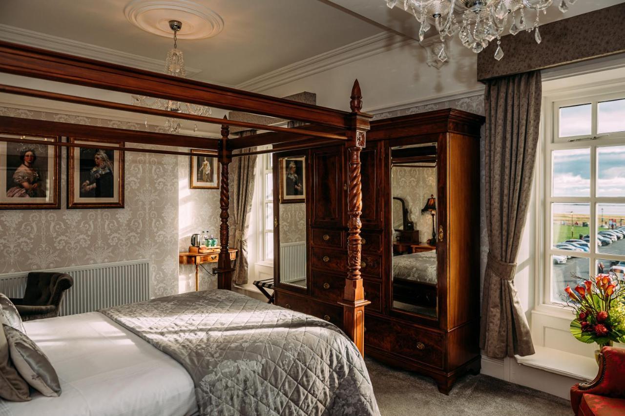 The Queens Hotel Литам-Сент-Эннс Экстерьер фото