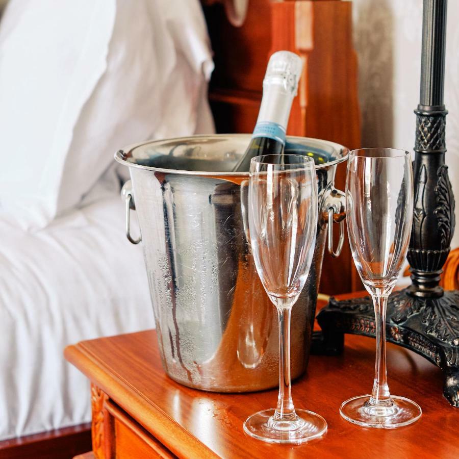 The Queens Hotel Литам-Сент-Эннс Экстерьер фото